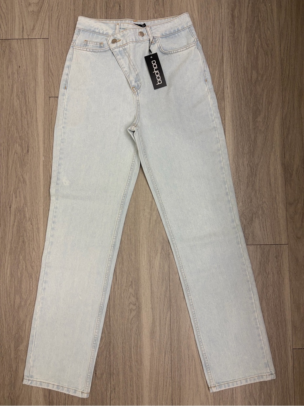 NWT Boohoo Asymmetrical Relaxed Straight Leg Jeans